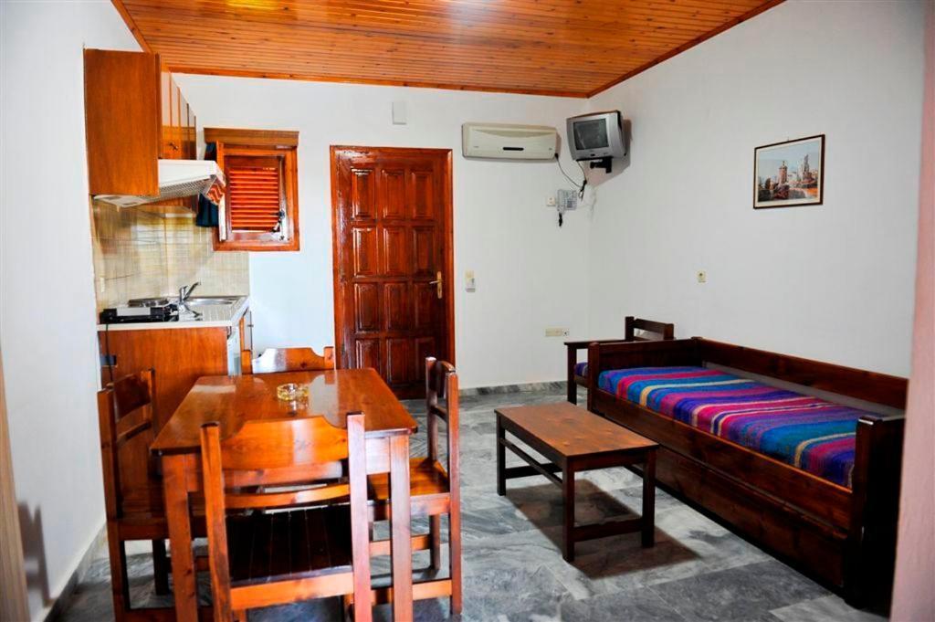 אצ'ארבי Ilena Hotel חדר תמונה